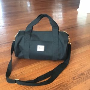 HERSHEL barrel/duffle bag